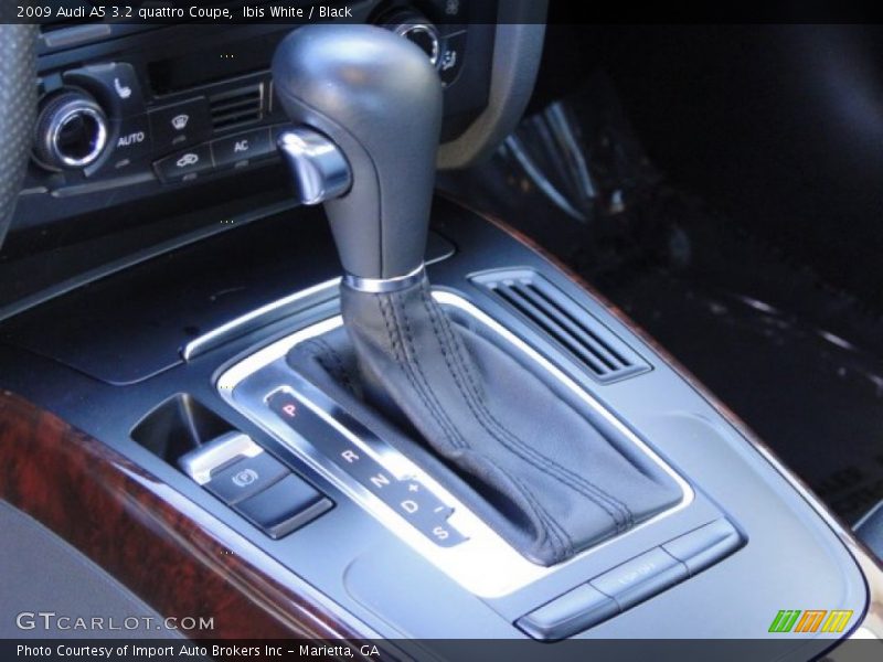 Ibis White / Black 2009 Audi A5 3.2 quattro Coupe