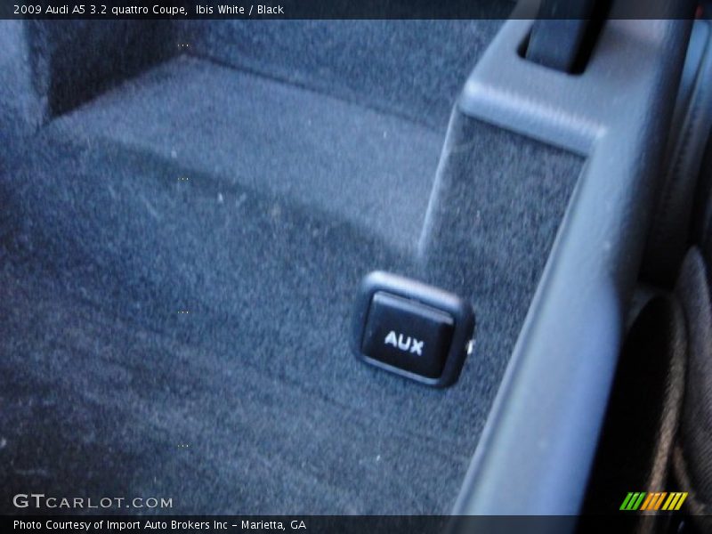Ibis White / Black 2009 Audi A5 3.2 quattro Coupe