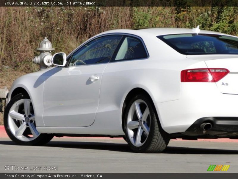 Ibis White / Black 2009 Audi A5 3.2 quattro Coupe