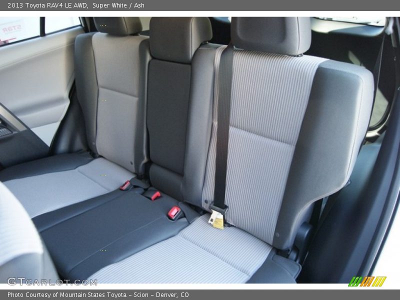Super White / Ash 2013 Toyota RAV4 LE AWD