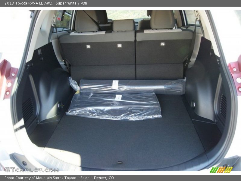 Super White / Ash 2013 Toyota RAV4 LE AWD