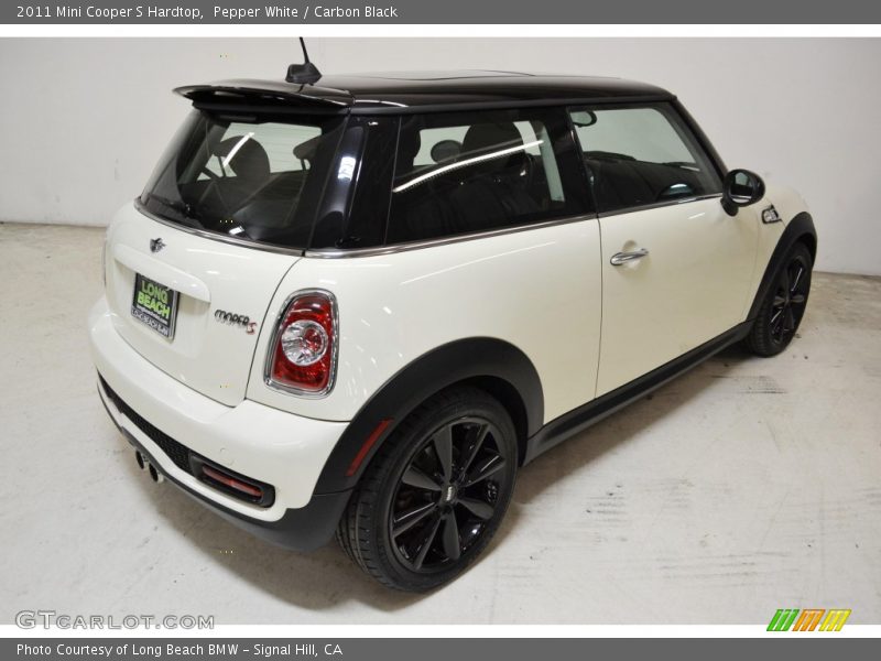 Pepper White / Carbon Black 2011 Mini Cooper S Hardtop