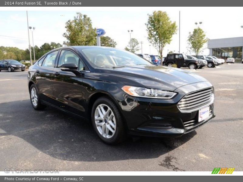 Tuxedo Black / Dune 2014 Ford Fusion SE