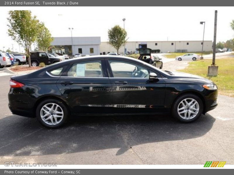 Tuxedo Black / Dune 2014 Ford Fusion SE