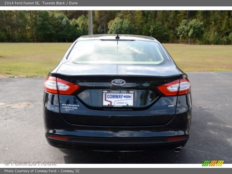 Tuxedo Black / Dune 2014 Ford Fusion SE