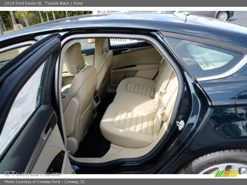 Tuxedo Black / Dune 2014 Ford Fusion SE