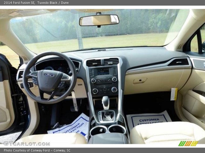 Tuxedo Black / Dune 2014 Ford Fusion SE