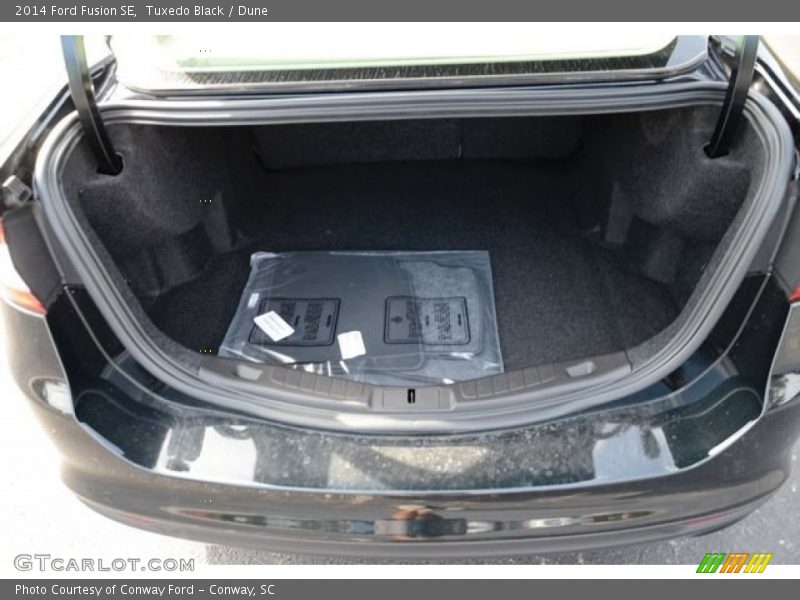 Tuxedo Black / Dune 2014 Ford Fusion SE