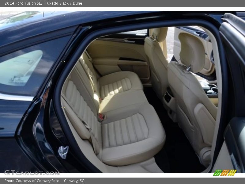 Tuxedo Black / Dune 2014 Ford Fusion SE