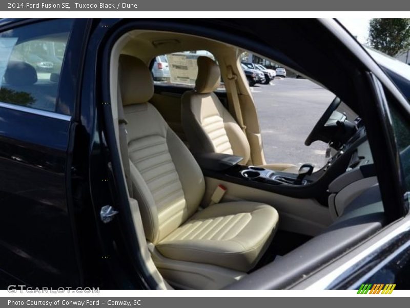 Tuxedo Black / Dune 2014 Ford Fusion SE