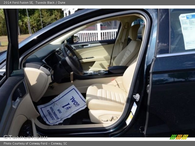Tuxedo Black / Dune 2014 Ford Fusion SE