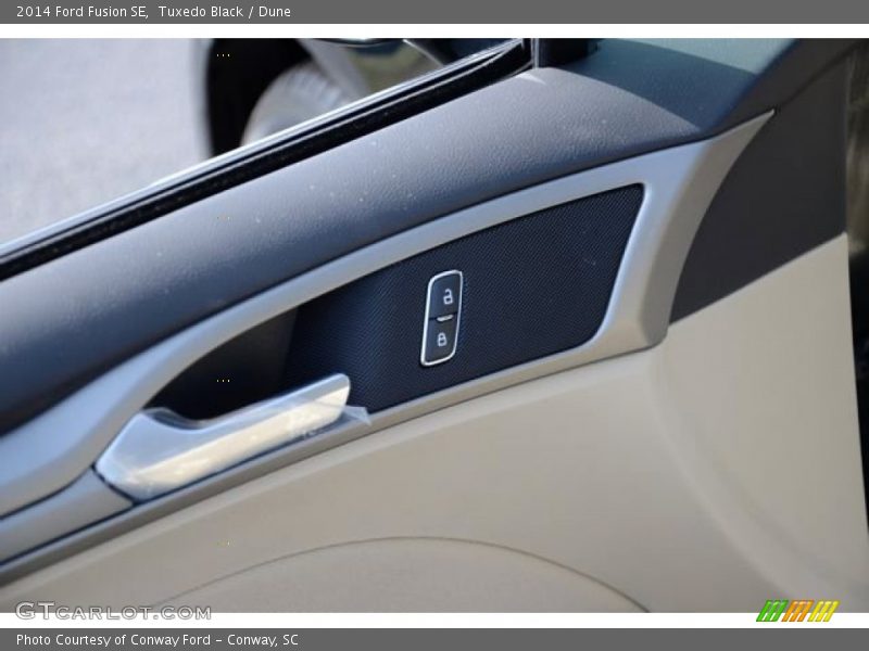 Tuxedo Black / Dune 2014 Ford Fusion SE