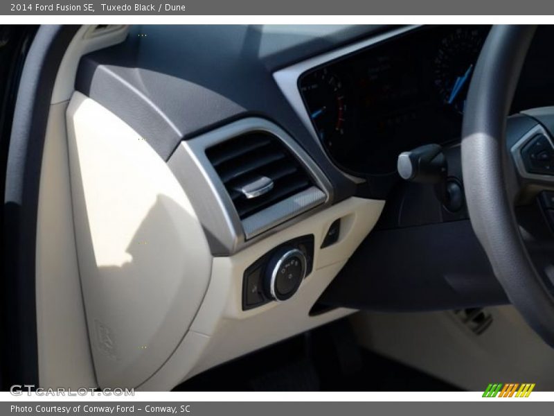 Tuxedo Black / Dune 2014 Ford Fusion SE
