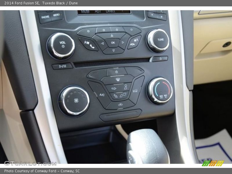 Tuxedo Black / Dune 2014 Ford Fusion SE