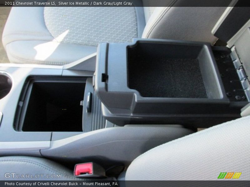 Silver Ice Metallic / Dark Gray/Light Gray 2011 Chevrolet Traverse LS