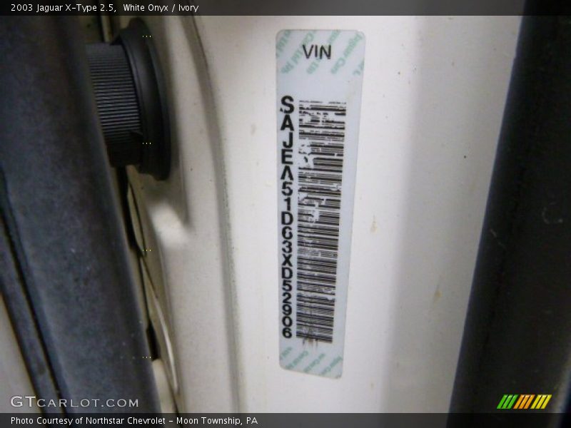 White Onyx / Ivory 2003 Jaguar X-Type 2.5