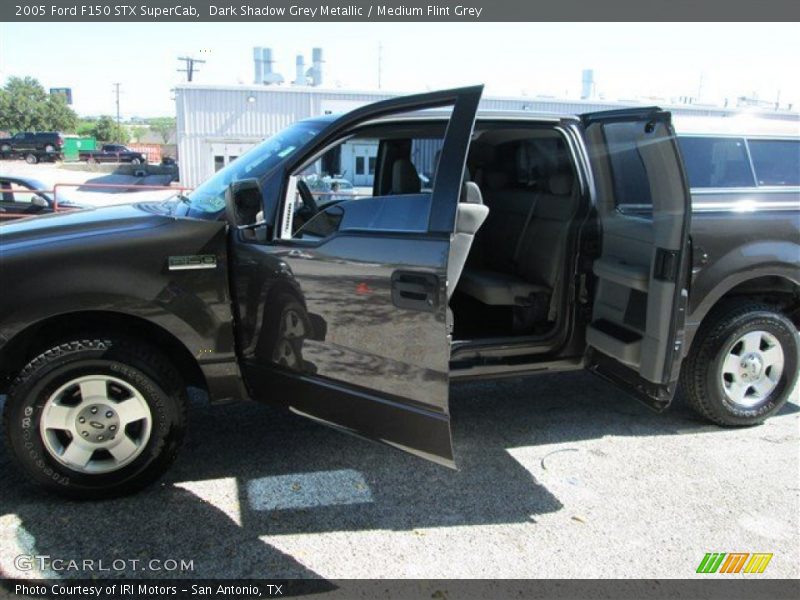 Dark Shadow Grey Metallic / Medium Flint Grey 2005 Ford F150 STX SuperCab