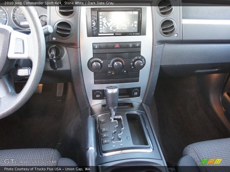 Stone White / Dark Slate Gray 2010 Jeep Commander Sport 4x4