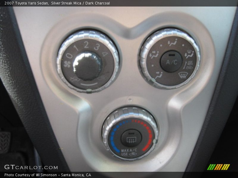 Silver Streak Mica / Dark Charcoal 2007 Toyota Yaris Sedan