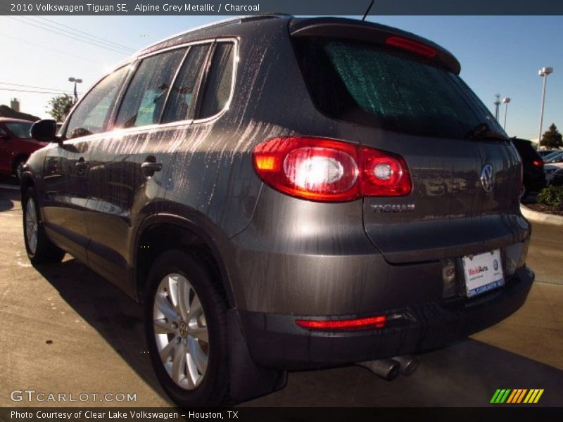 Alpine Grey Metallic / Charcoal 2010 Volkswagen Tiguan SE