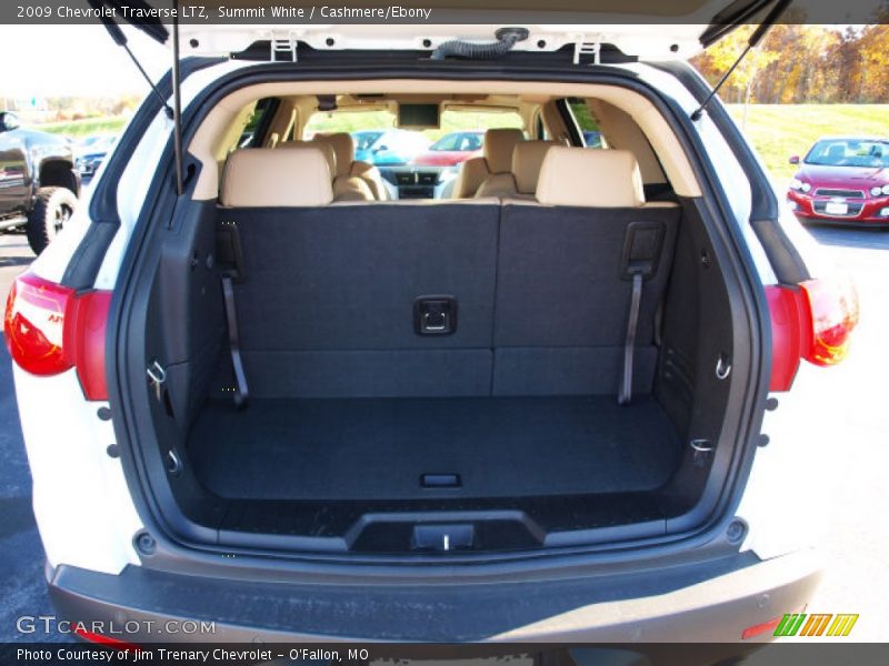 Summit White / Cashmere/Ebony 2009 Chevrolet Traverse LTZ