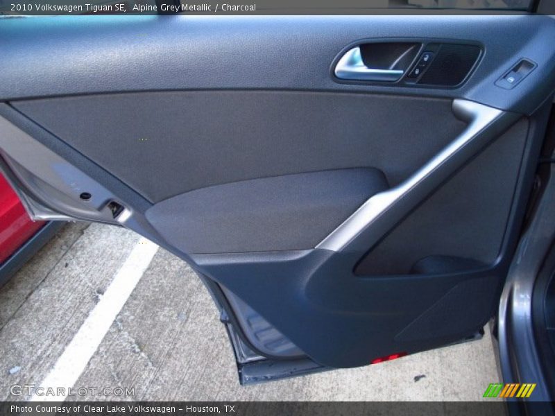 Alpine Grey Metallic / Charcoal 2010 Volkswagen Tiguan SE