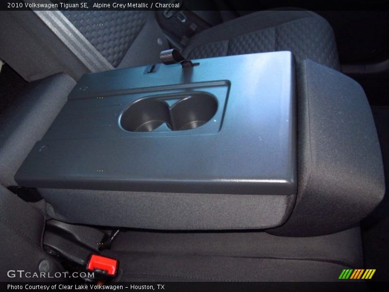 Alpine Grey Metallic / Charcoal 2010 Volkswagen Tiguan SE