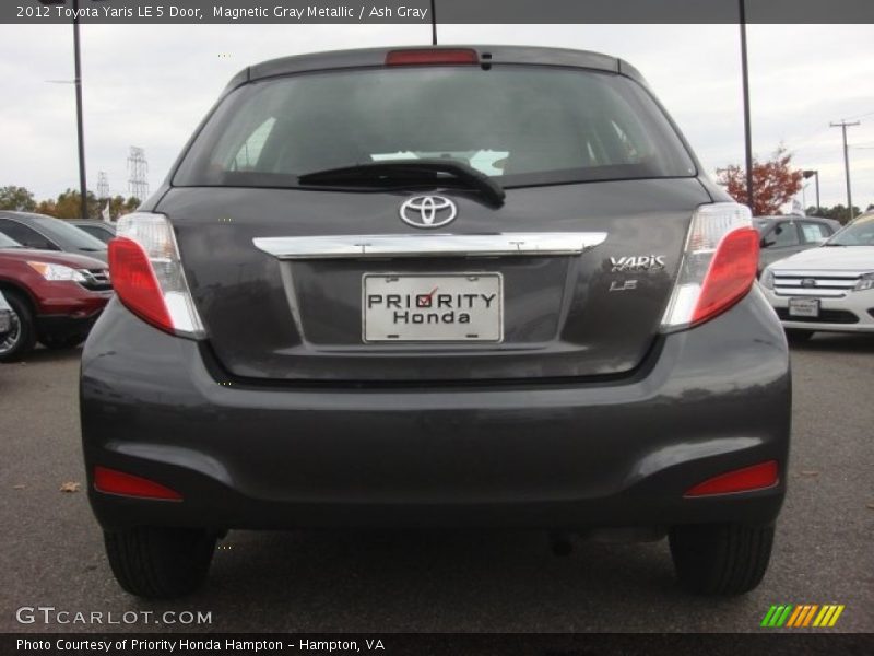Magnetic Gray Metallic / Ash Gray 2012 Toyota Yaris LE 5 Door