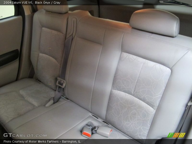 Black Onyx / Gray 2004 Saturn VUE V6