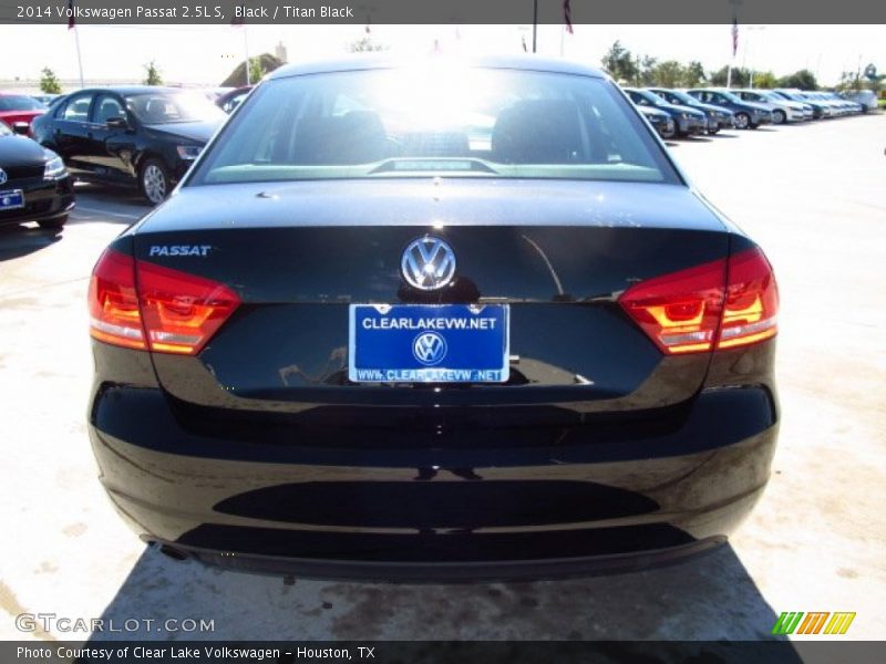 Black / Titan Black 2014 Volkswagen Passat 2.5L S