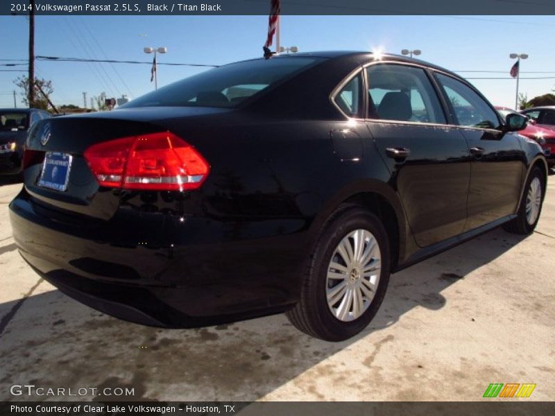 Black / Titan Black 2014 Volkswagen Passat 2.5L S