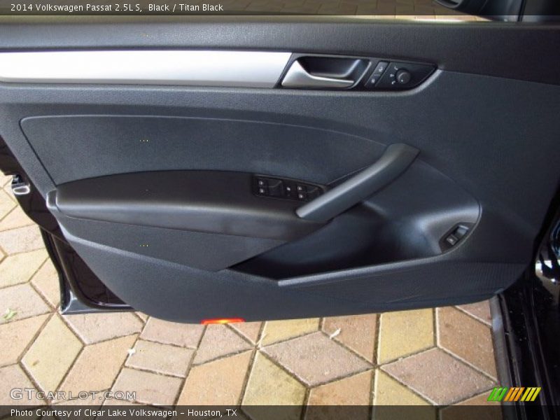 Black / Titan Black 2014 Volkswagen Passat 2.5L S