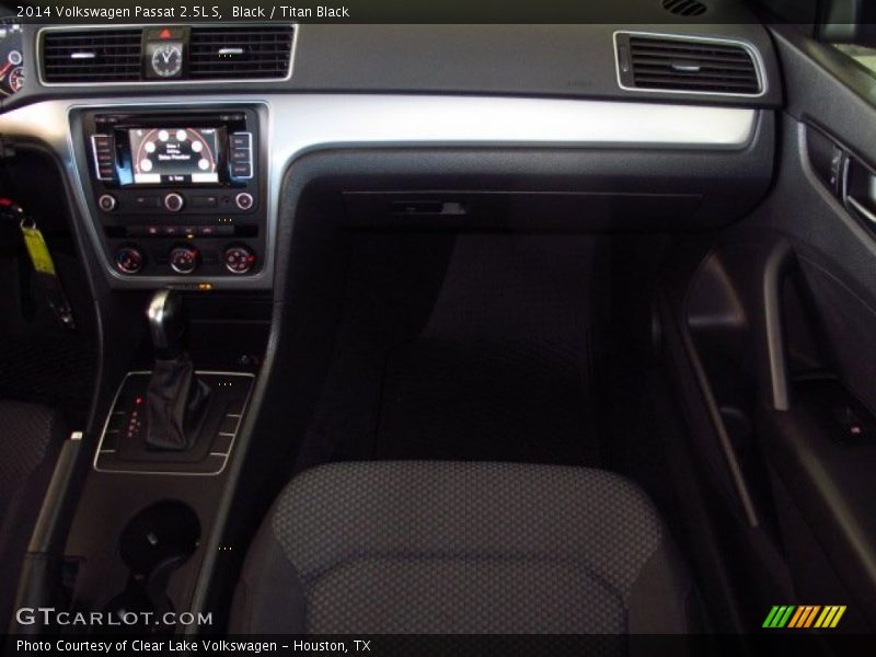 Black / Titan Black 2014 Volkswagen Passat 2.5L S