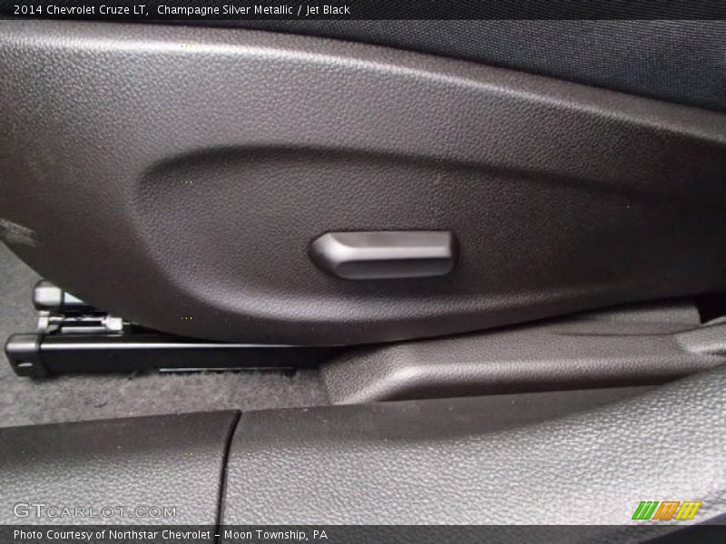 Champagne Silver Metallic / Jet Black 2014 Chevrolet Cruze LT
