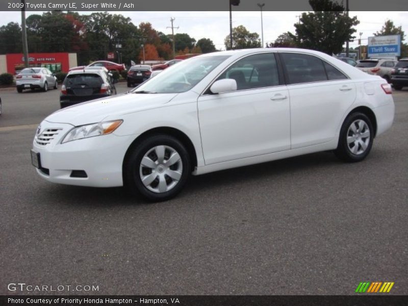 Super White / Ash 2009 Toyota Camry LE