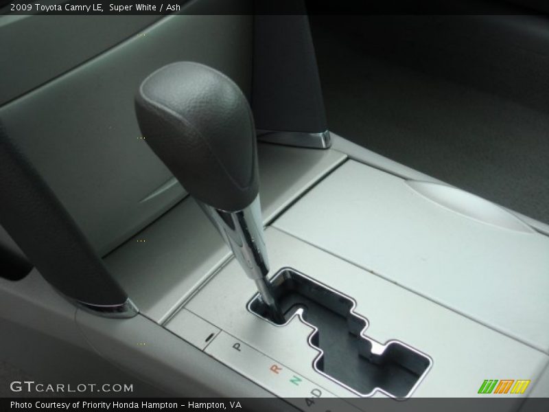 Super White / Ash 2009 Toyota Camry LE
