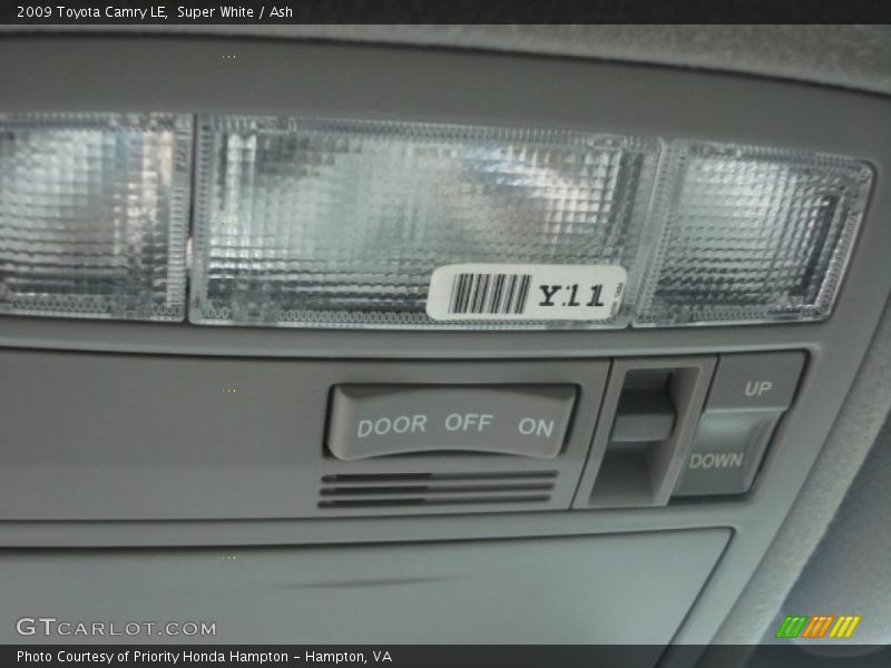 Super White / Ash 2009 Toyota Camry LE