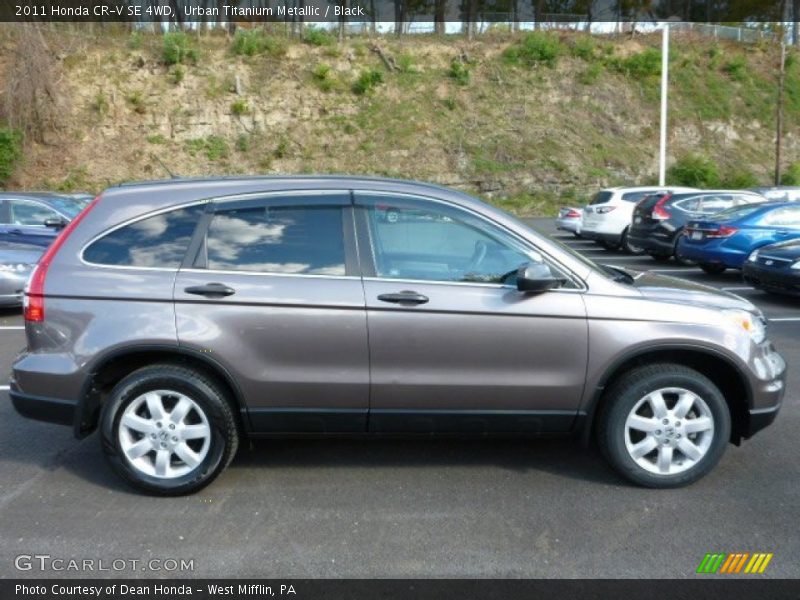 Urban Titanium Metallic / Black 2011 Honda CR-V SE 4WD