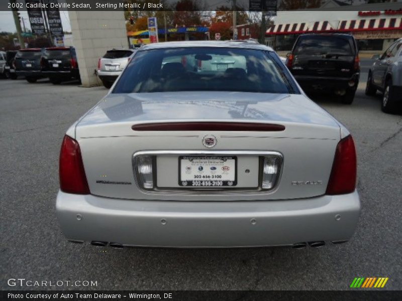 Sterling Metallic / Black 2002 Cadillac DeVille Sedan