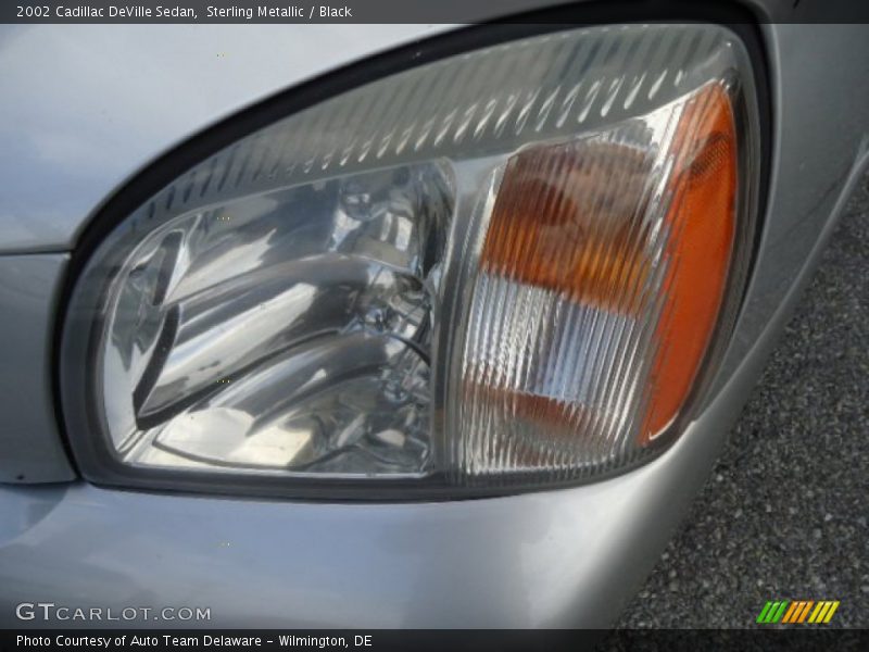 Sterling Metallic / Black 2002 Cadillac DeVille Sedan