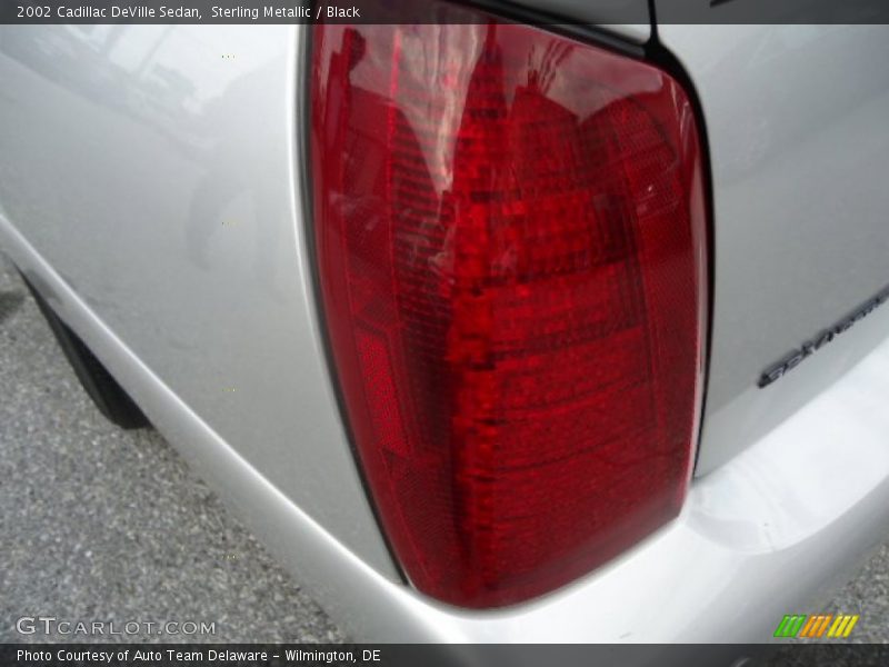 Sterling Metallic / Black 2002 Cadillac DeVille Sedan