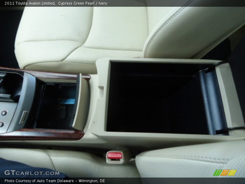 Cypress Green Pearl / Ivory 2011 Toyota Avalon Limited