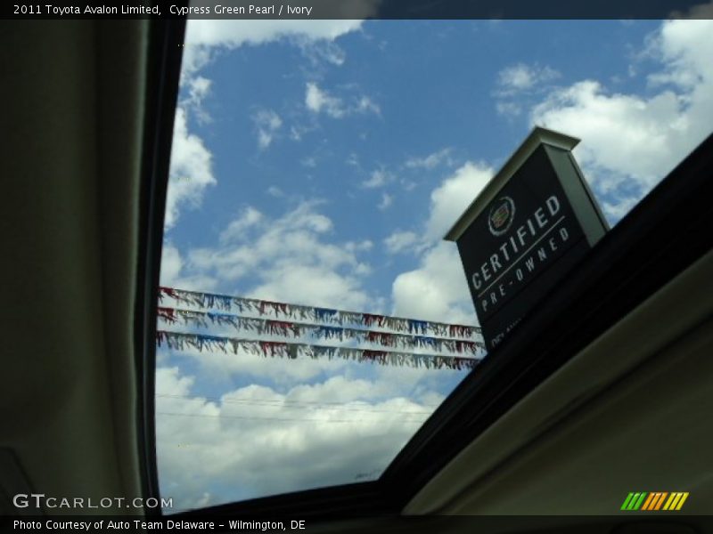 Cypress Green Pearl / Ivory 2011 Toyota Avalon Limited