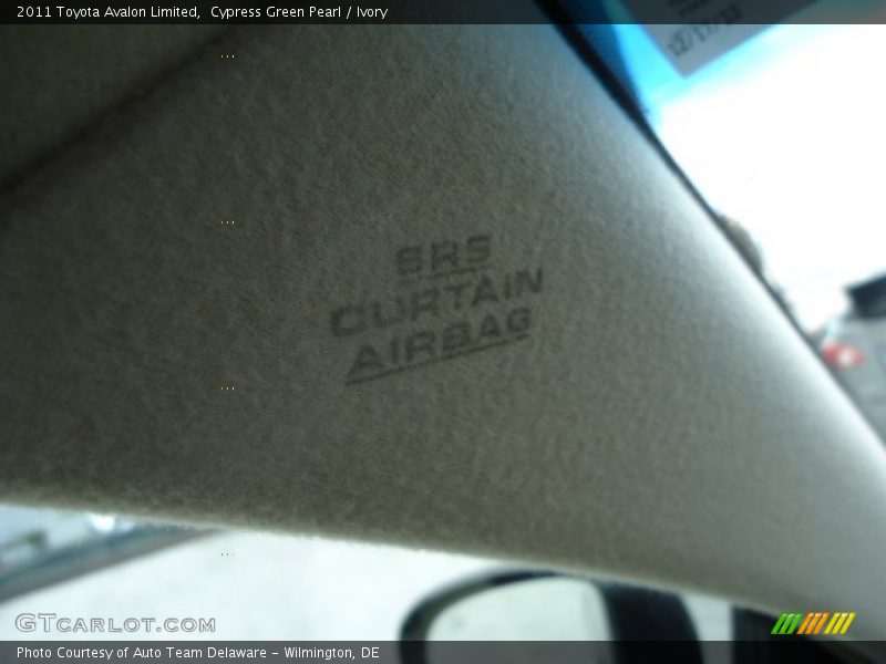 Cypress Green Pearl / Ivory 2011 Toyota Avalon Limited