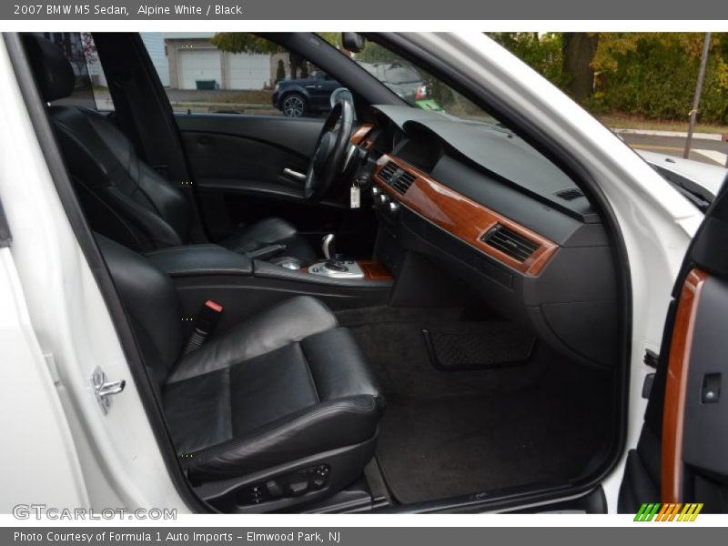 Alpine White / Black 2007 BMW M5 Sedan