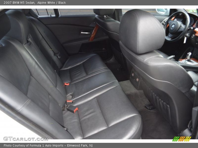 Alpine White / Black 2007 BMW M5 Sedan