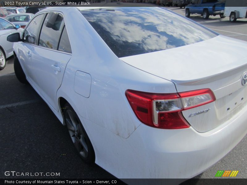 Super White / Black 2012 Toyota Camry SE V6