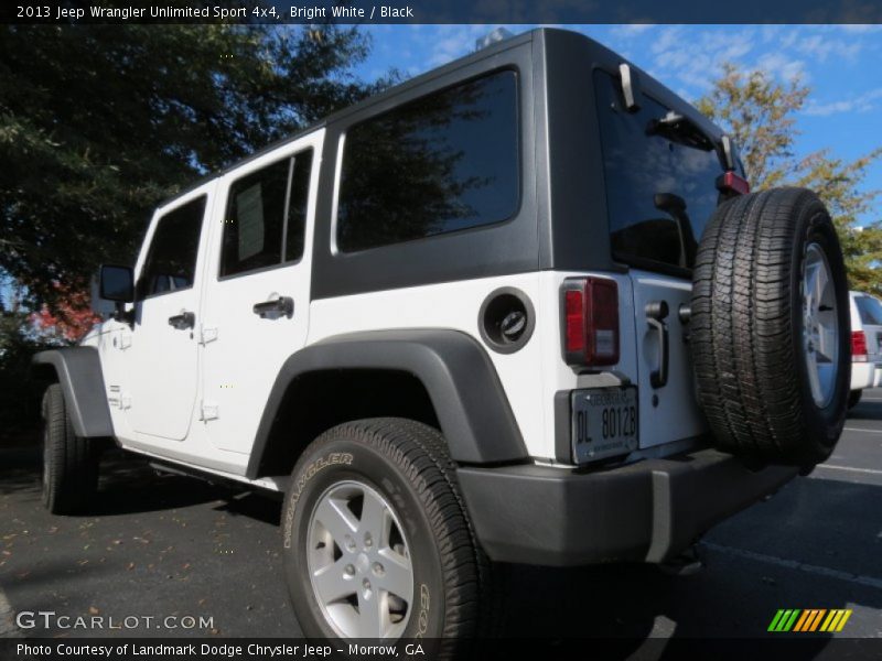Bright White / Black 2013 Jeep Wrangler Unlimited Sport 4x4