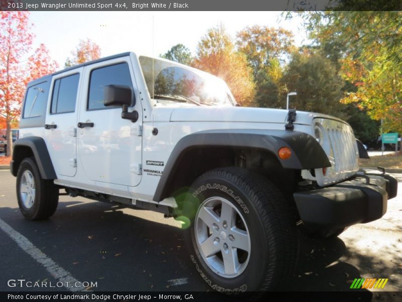 Bright White / Black 2013 Jeep Wrangler Unlimited Sport 4x4