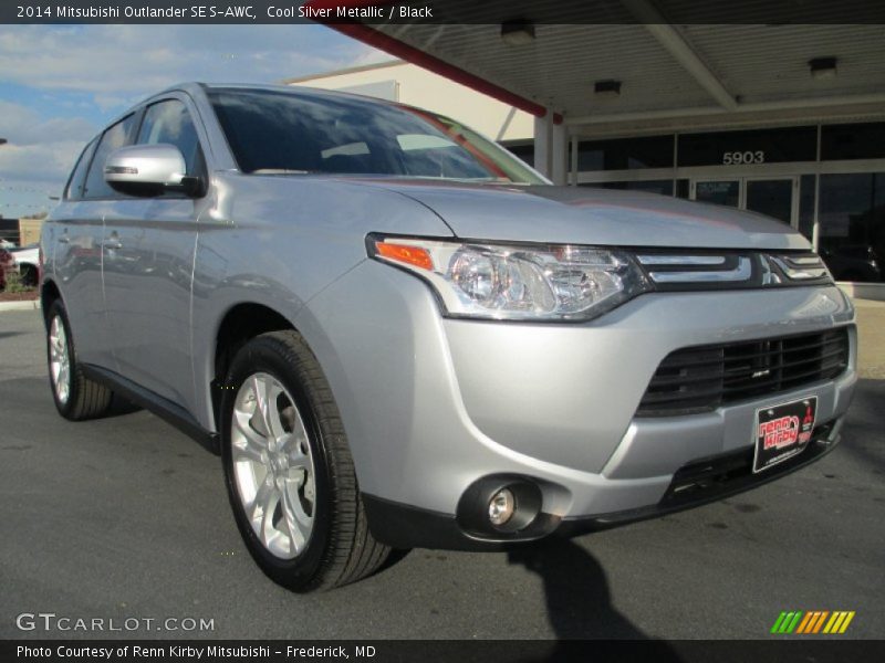 Cool Silver Metallic / Black 2014 Mitsubishi Outlander SE S-AWC